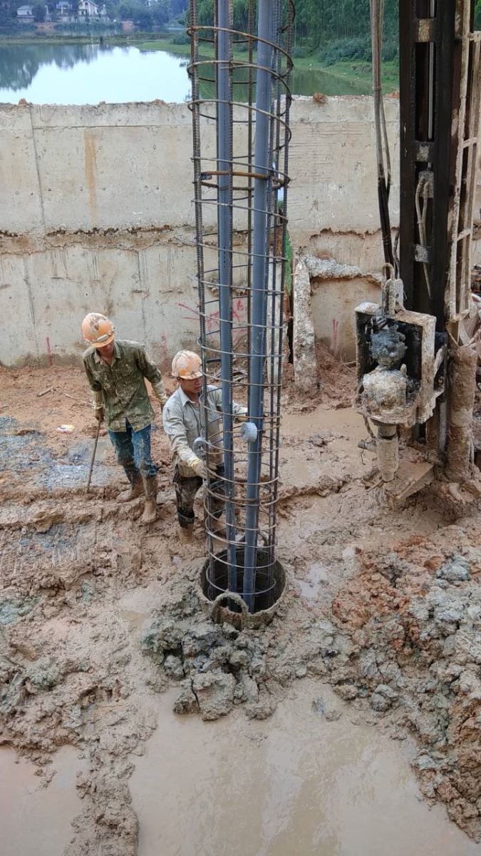 Cọc khoan nhồi tường chắn