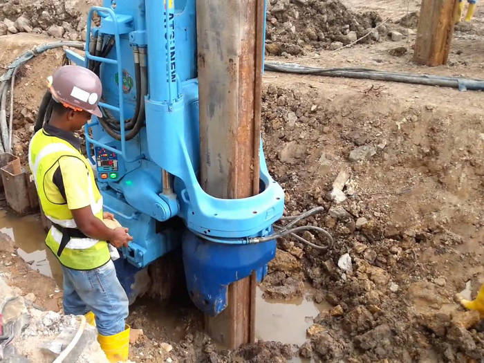 Biện pháp thi công nhổ cừ larsen bằng máy rung