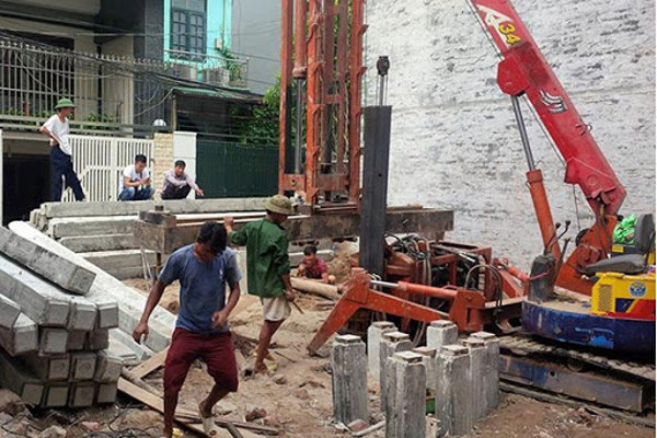 Ép cọc neo là sử dụng mũi neo khoan sâu vào lòng đất làm tải trọng